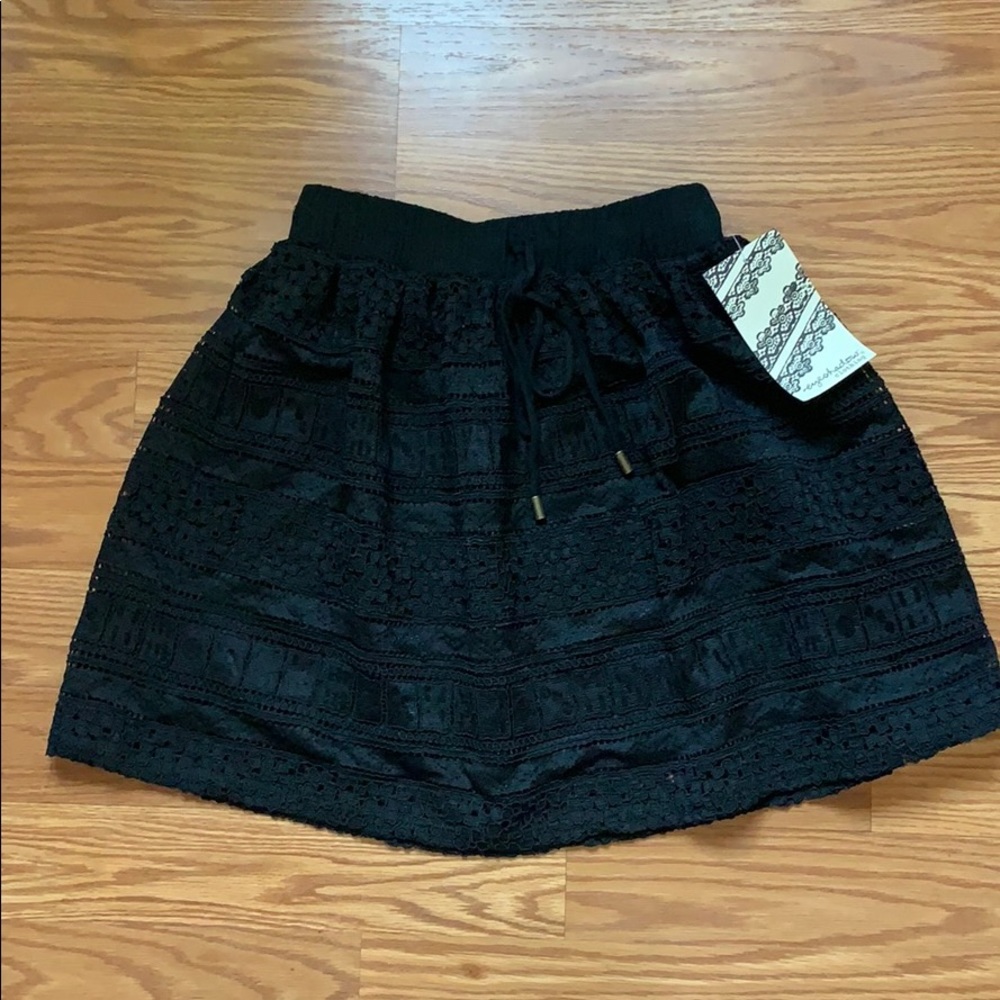 NEW Skirt